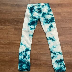 Tie die skinny jeans